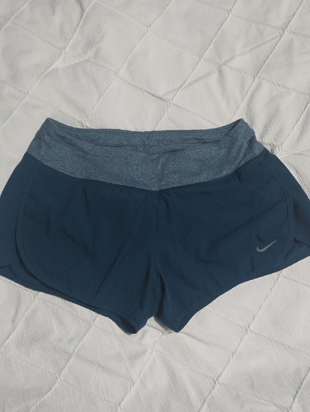 Nike Women’s Deep Green Athletic Running Shorts Sz Small